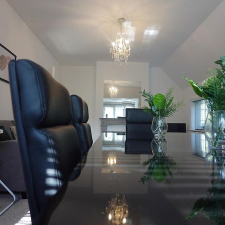Apartment In Canford Cliffs Close To Sandbanks Beach Poole Exterior foto