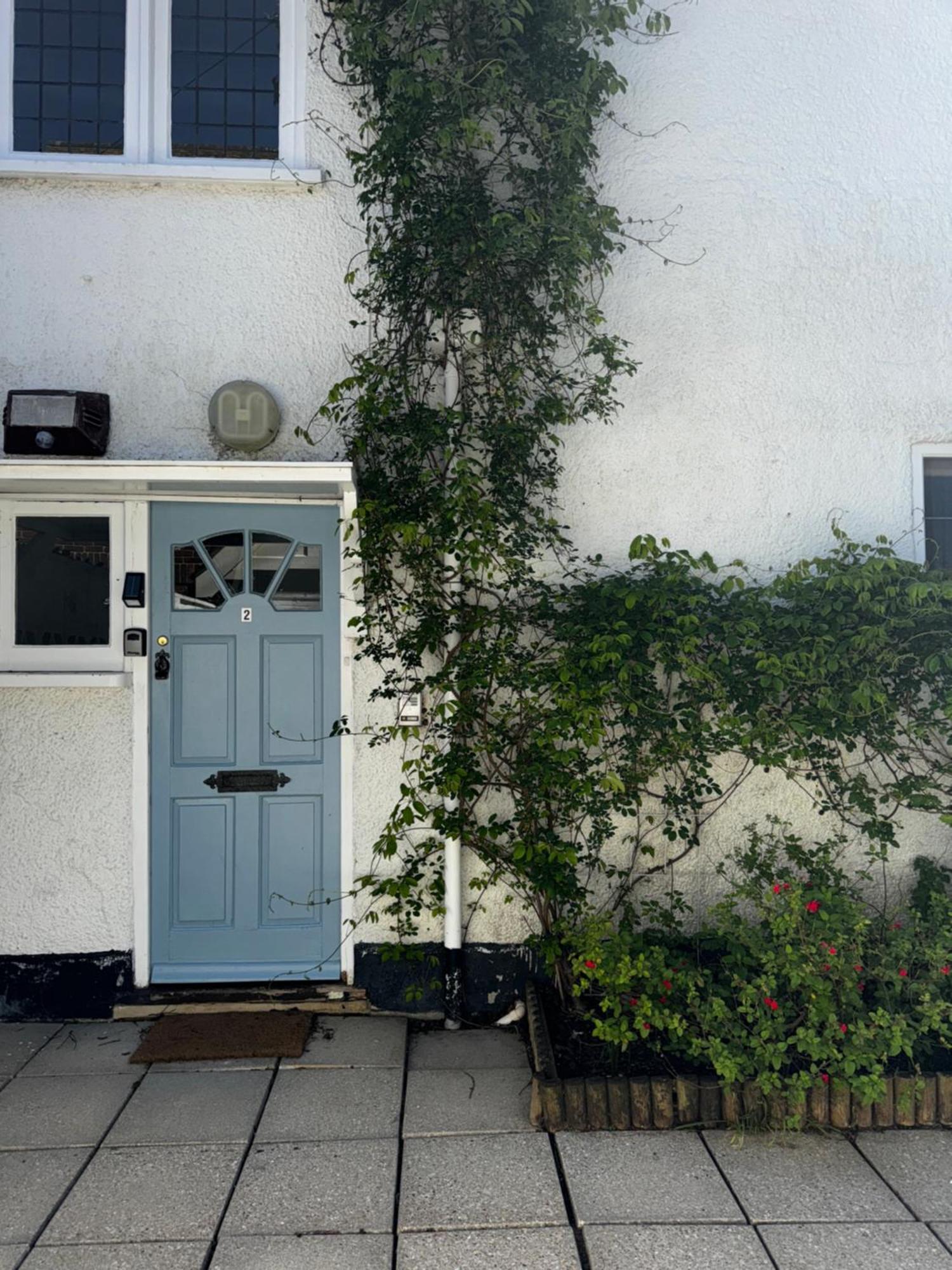 Apartment In Canford Cliffs Close To Sandbanks Beach Poole Exterior foto