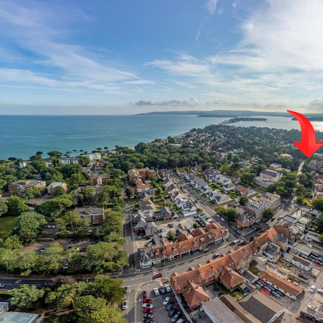 Apartment In Canford Cliffs Close To Sandbanks Beach Poole Exterior foto