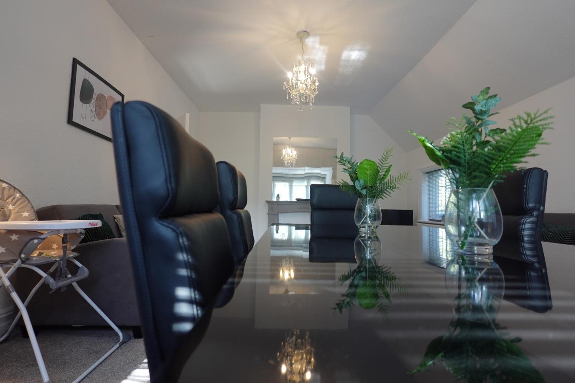 Apartment In Canford Cliffs Close To Sandbanks Beach Poole Exterior foto