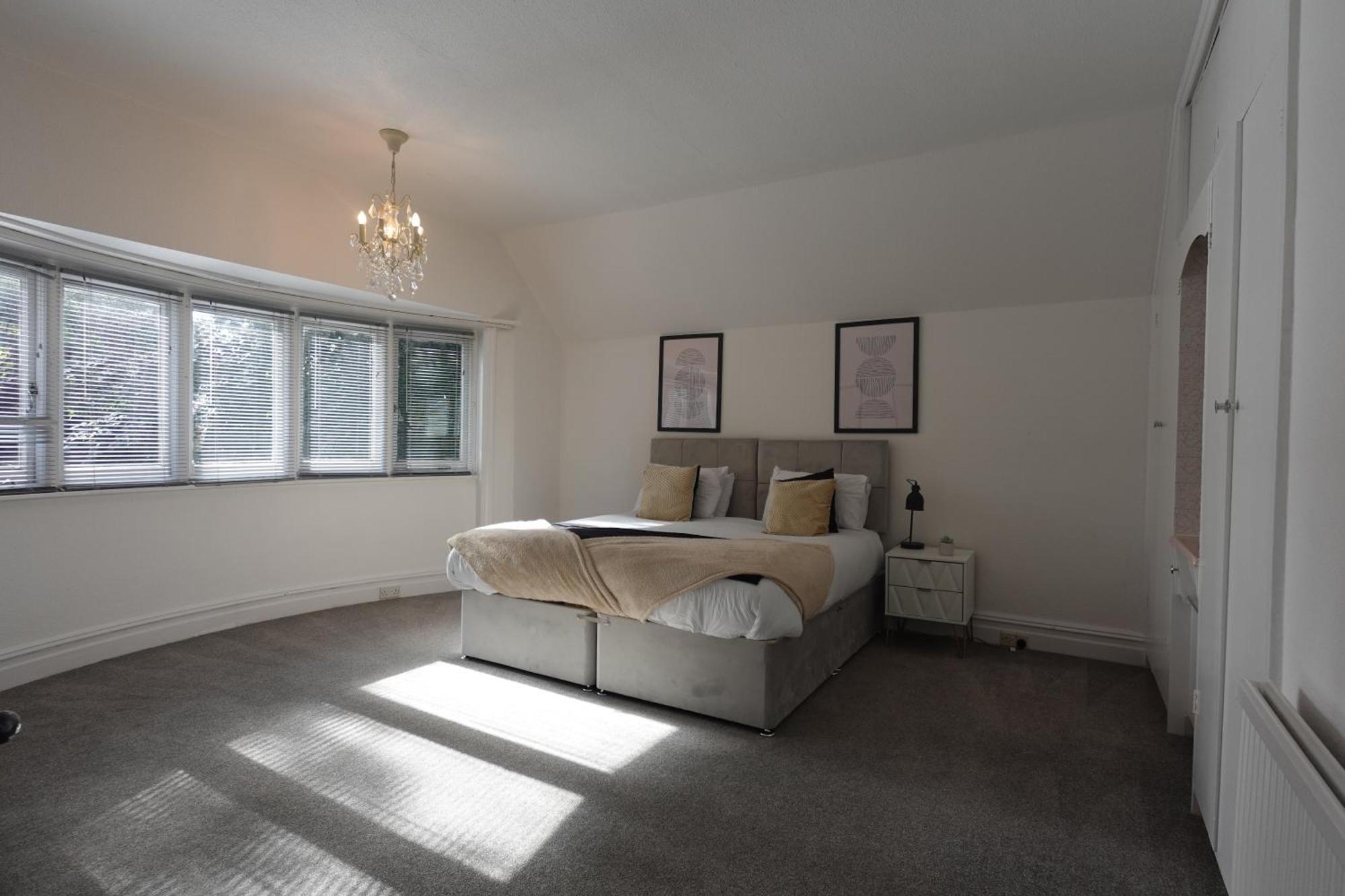 Apartment In Canford Cliffs Close To Sandbanks Beach Poole Exterior foto
