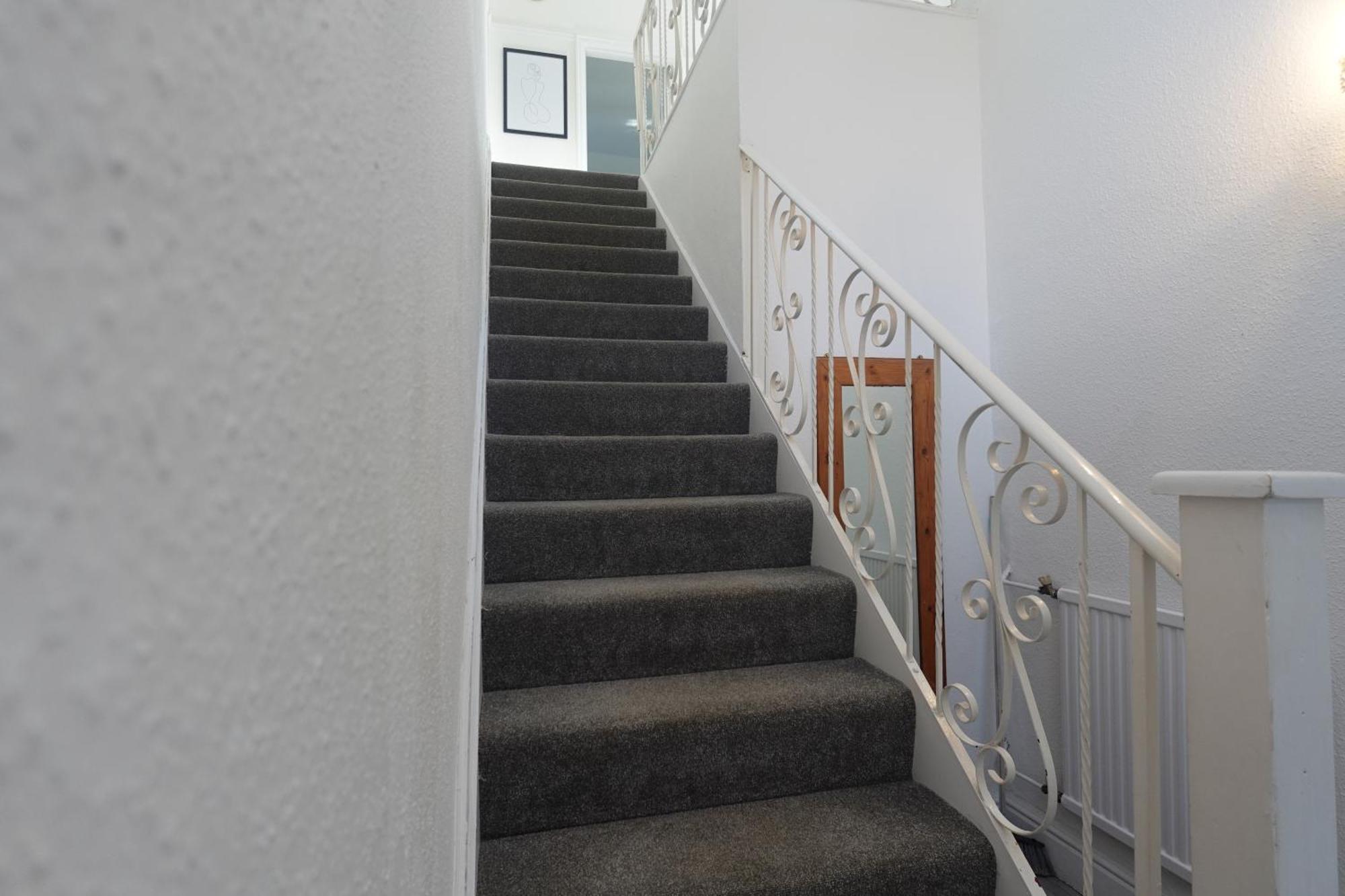 Apartment In Canford Cliffs Close To Sandbanks Beach Poole Exterior foto