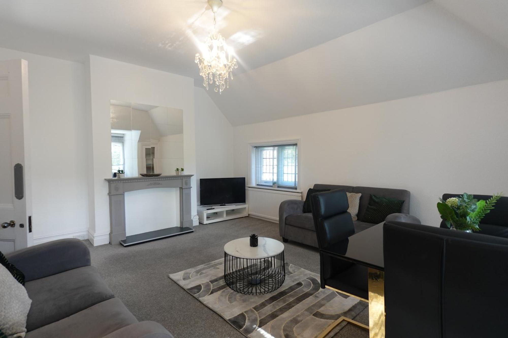 Apartment In Canford Cliffs Close To Sandbanks Beach Poole Exterior foto